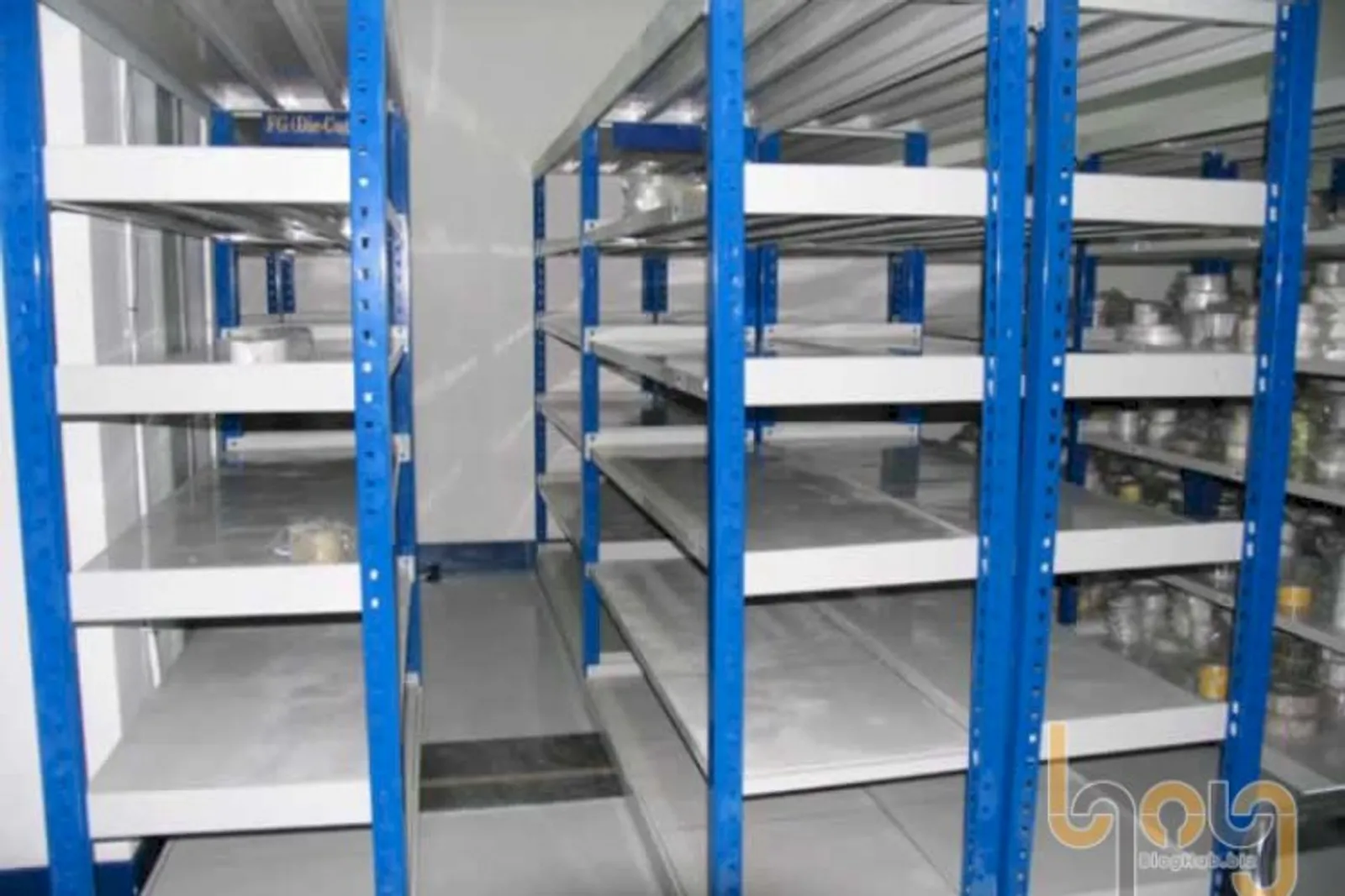 Cách lựa chọn kệ chứa hàng chất lượng phù hợp với cửa hàng