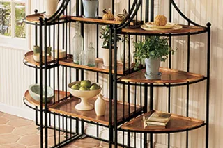 Kệ sắt mỹ thuật làm đẹp không gian nhà bạn