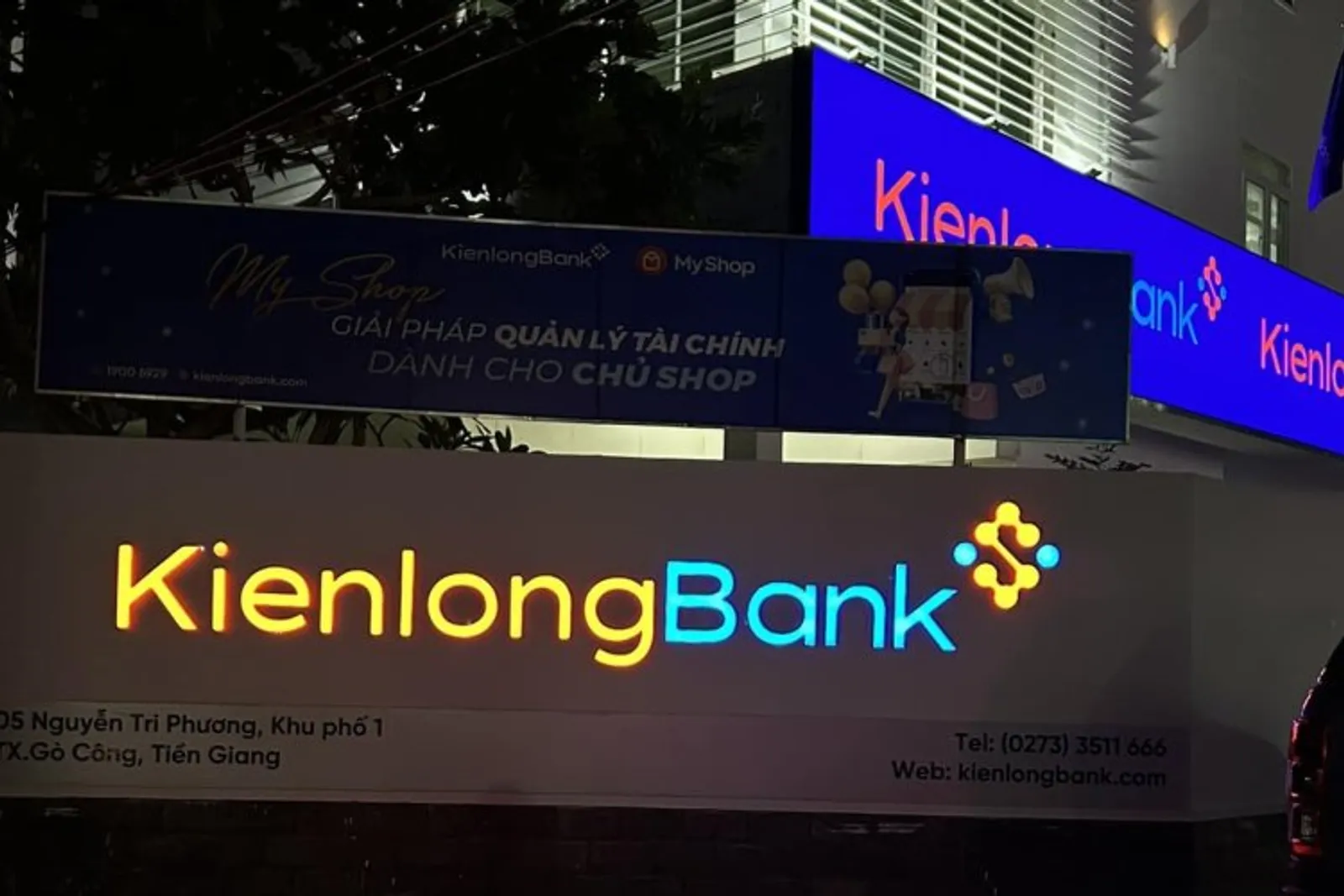 Tạo ấn tượng cho bảng hiệu quảng cáo bằng decal 3M với các mẫu sáng tạo