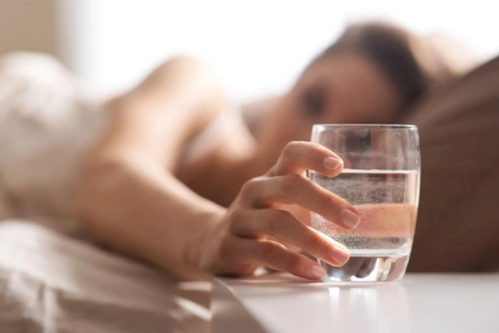 Sáng ngủ dậy nên uống nước gì tốt cho sức khỏe?
